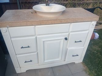 Bathroom vanity