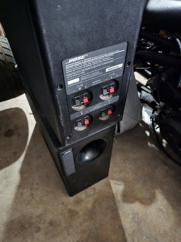 2 Bose Acoustimass 5 Series II Subwoofers, 1 Bose 501 SERIES V left speaker