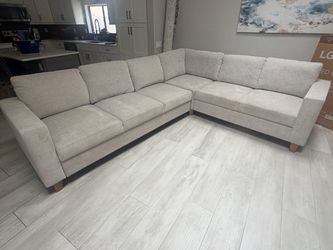 Thomasville Sectional with Extended Seating