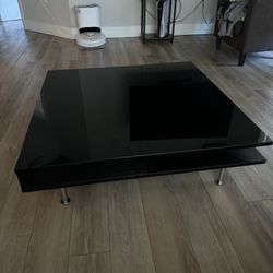 TOFTERYD Ikea Coffee table high-gloss finish in black (95x95cm)