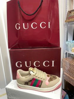 Women’s shoes size 6 1/2 or 7