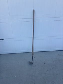 Garden Hoe with Long Wooden Handle