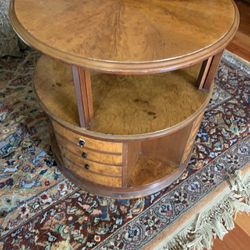 Antique Round Turning Accent Or Coffee Table 