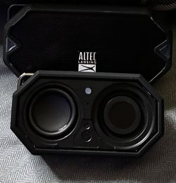 2 Speaker Lot! (Read Desc)