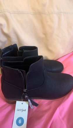 Black short boots