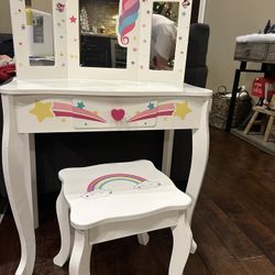 Girls Vanity 