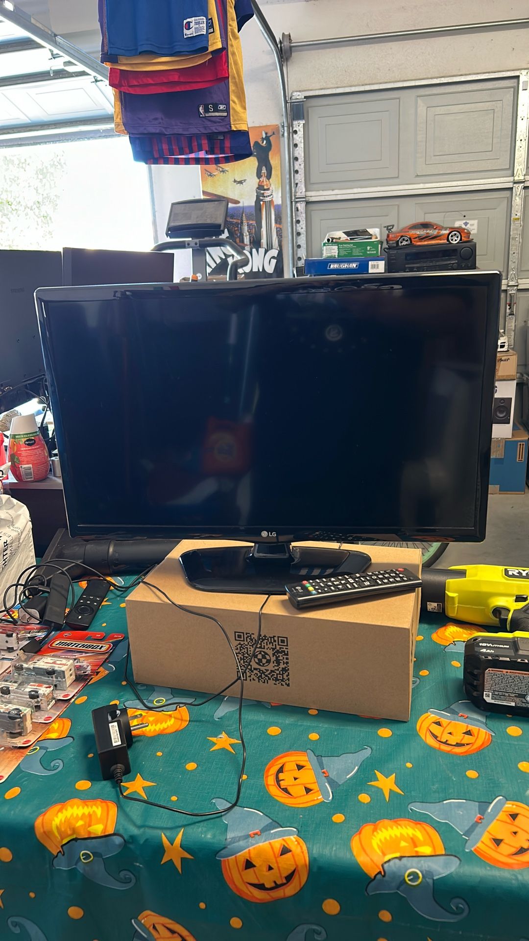 LG 24 Inches Tv/Pc Monitor
