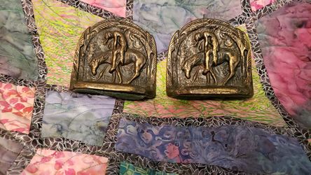 TWO VINTAGE 1930's AMERICAN INDIAN/ NATIVE AMERICAN LLEND OF THE TRAIL BRONZE BOOKENDS UNPOLISHED