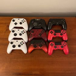 Xbox and PS4 Controllers 