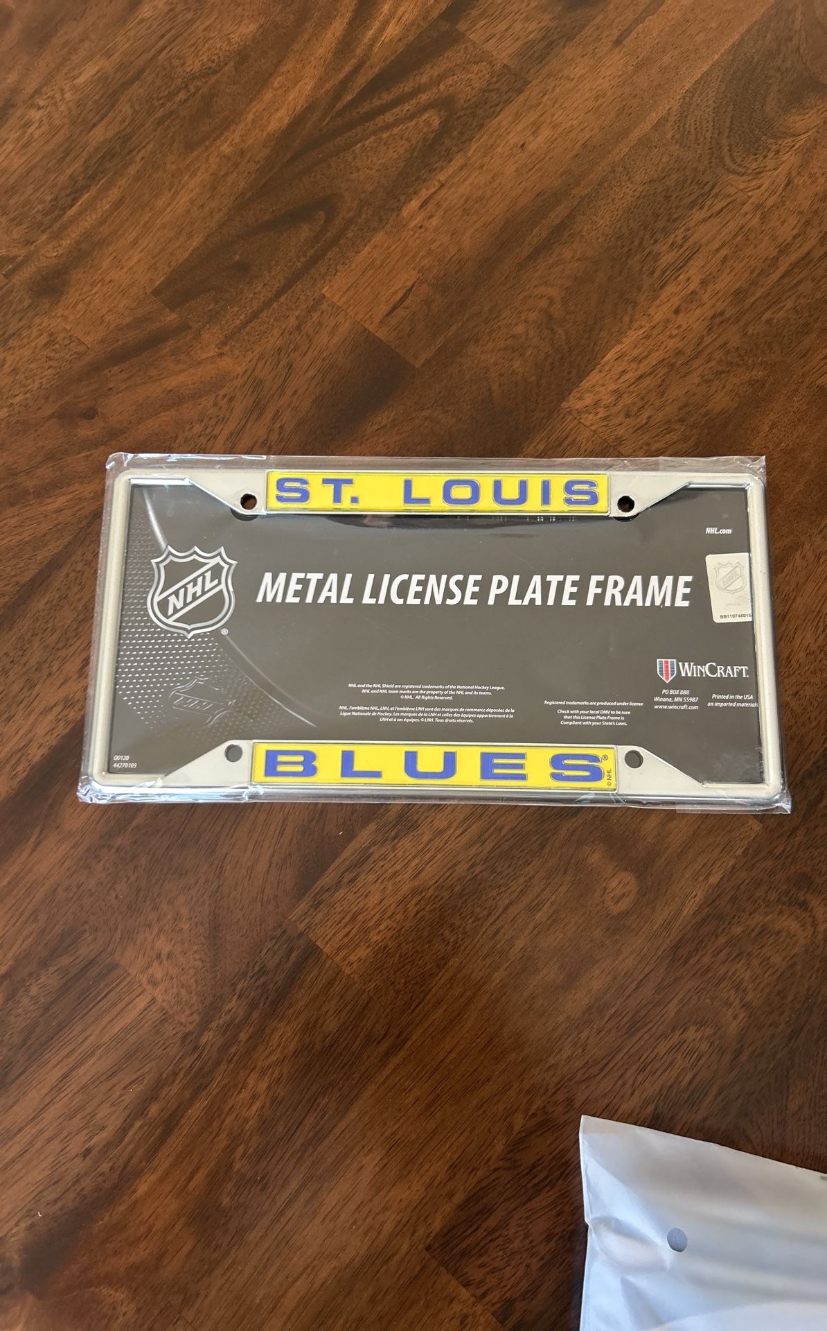 St. Louis Blues Metal License Plate Bracket