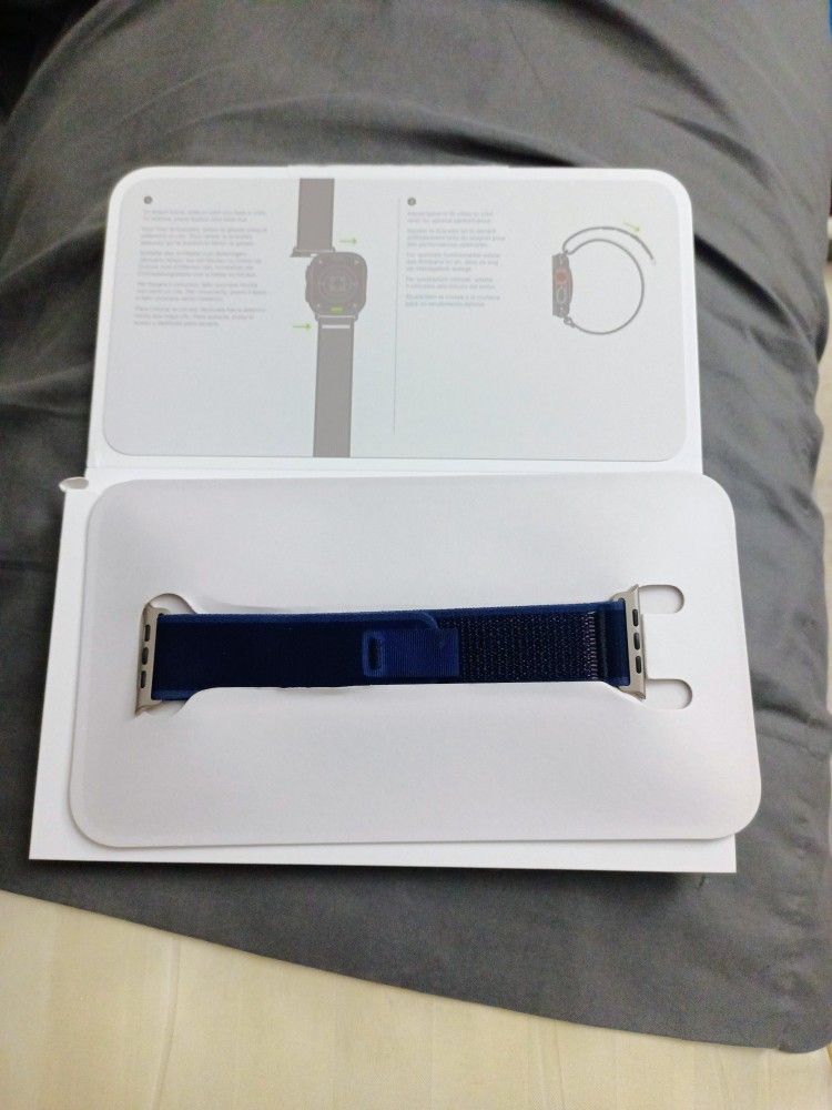 APPLE WATCH WRISTBANDS (SIZE LARGE)