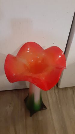 BEAUTIFUL FLOWER VASE