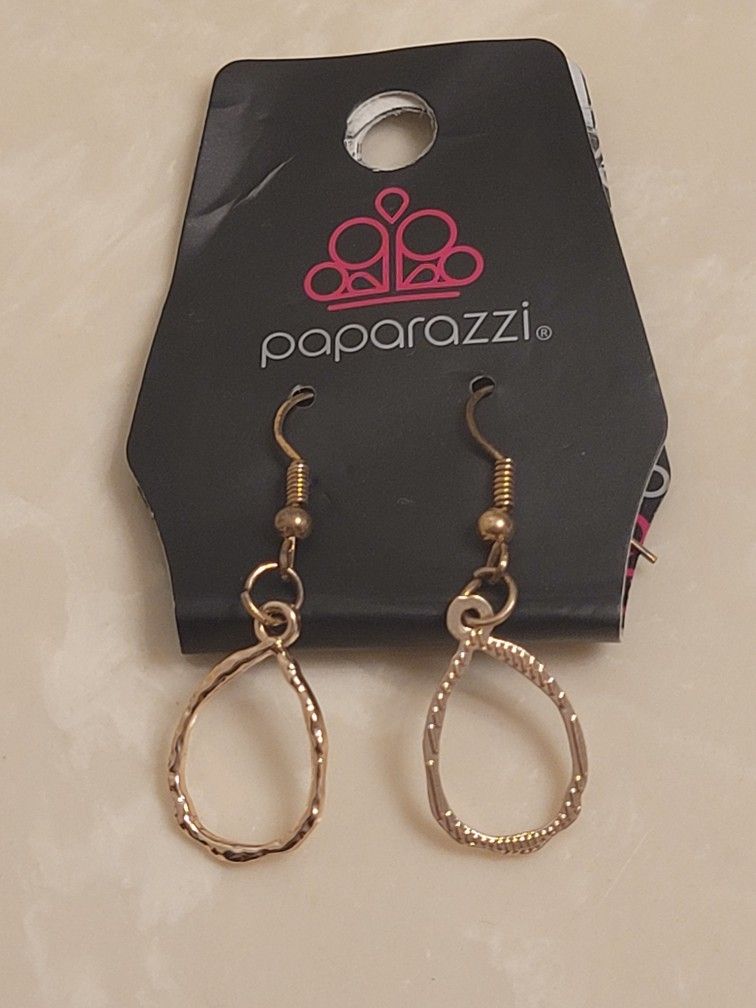 Paparazzi Gold Dangle Earrings