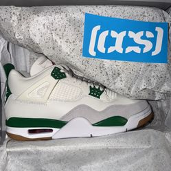 Jordan 4 SB Pine Green