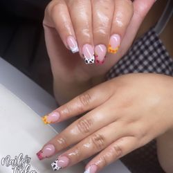 Nails 