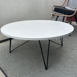 White Round Modern Coffee Table