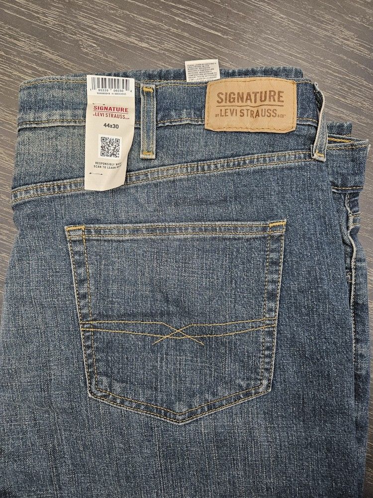 Signature by LEVI'S STRAUSS