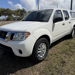 2015 Nissan Frontier Crew Cab · SV Pickup 4D 5 ft