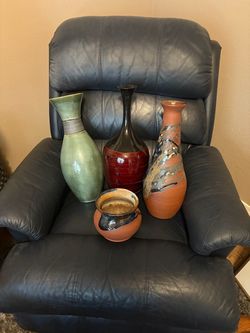 Vases/pottery
