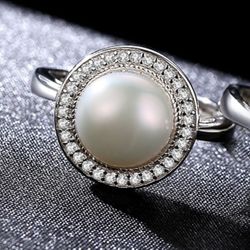 Classic Pearl Ring