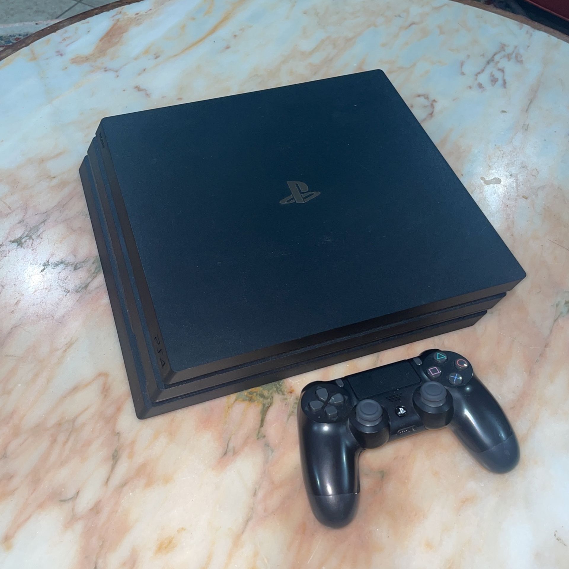 PS4 PRO 1TB w/ Controller