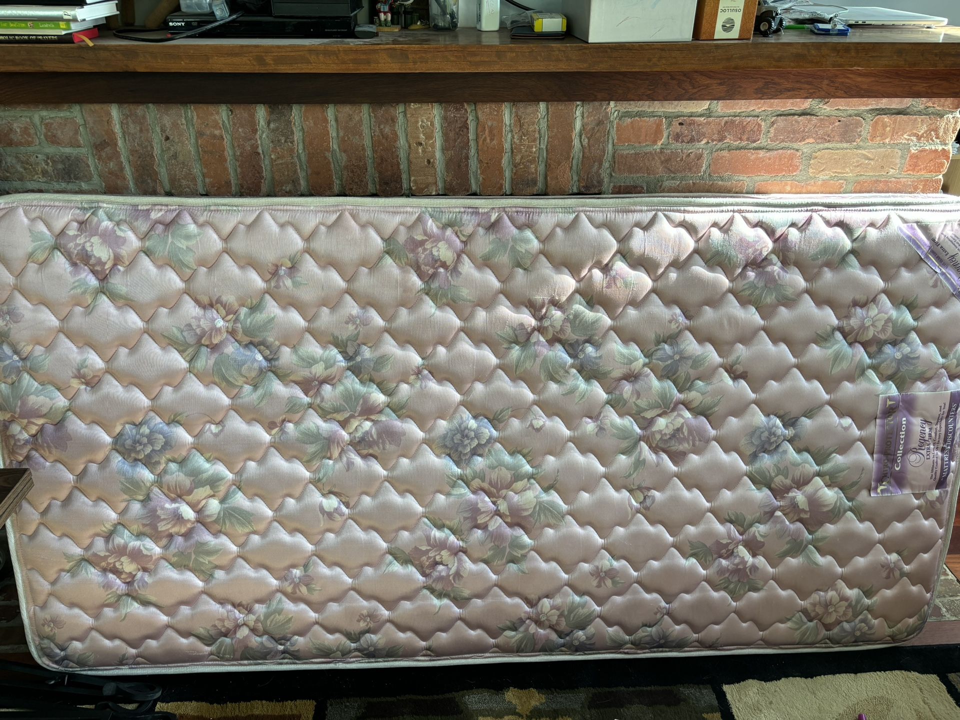 (Free) Beautiful Twin Mattress