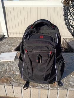 SWISS GEAR LAPTOP BACKPACK