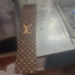 Louis Vuitton Umbrella (comes With A Original Box, Brand New)