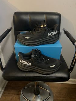 Hoka Clifton 9/ size 8.5 Women’s $100