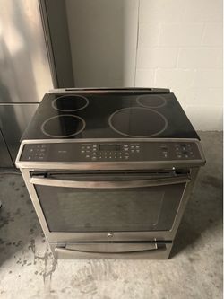 (PRICE IS $400)GE Stove
