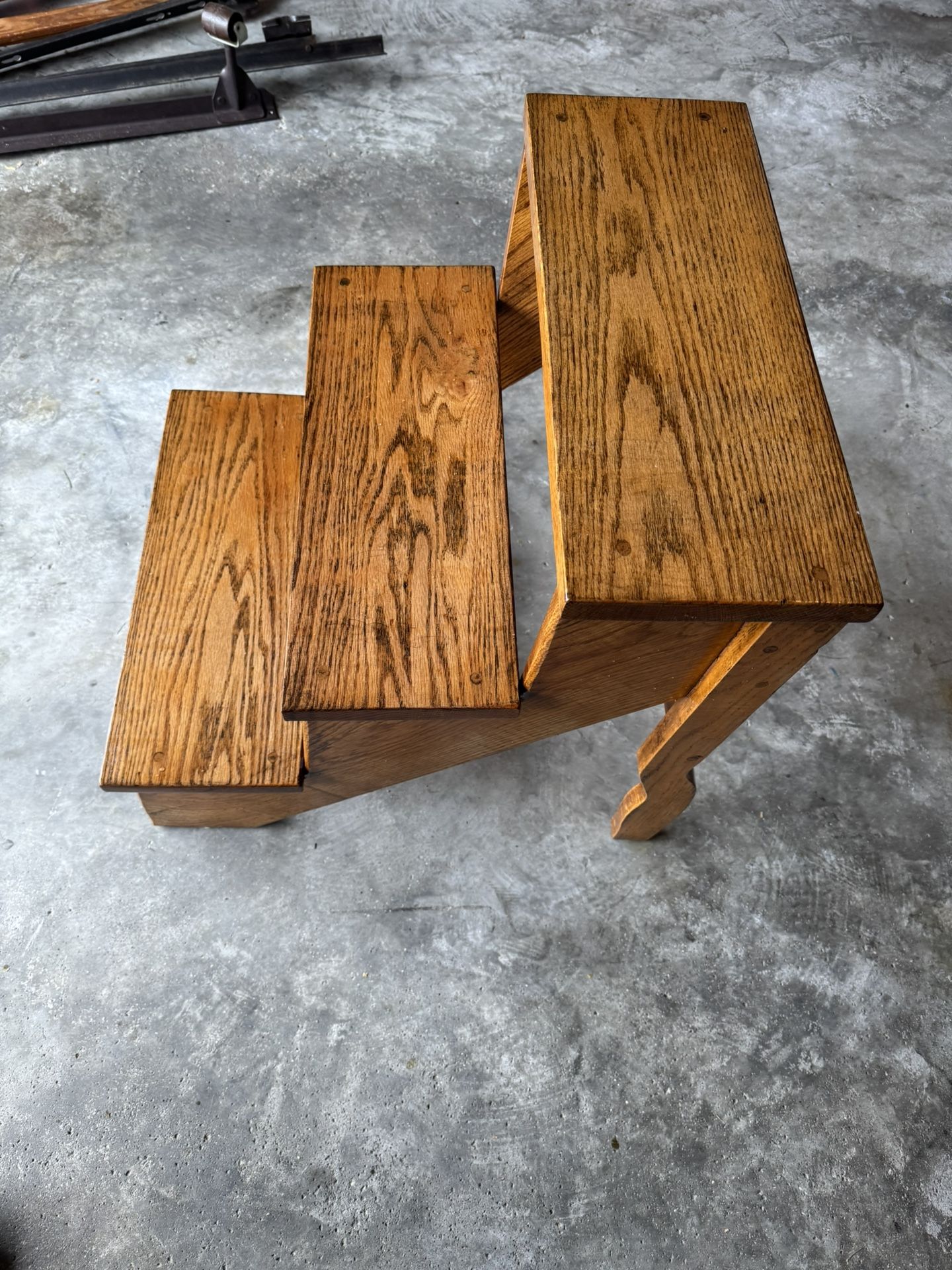 Oak Shoe 3 Step Shelf 24”H X 20”w X 22”d