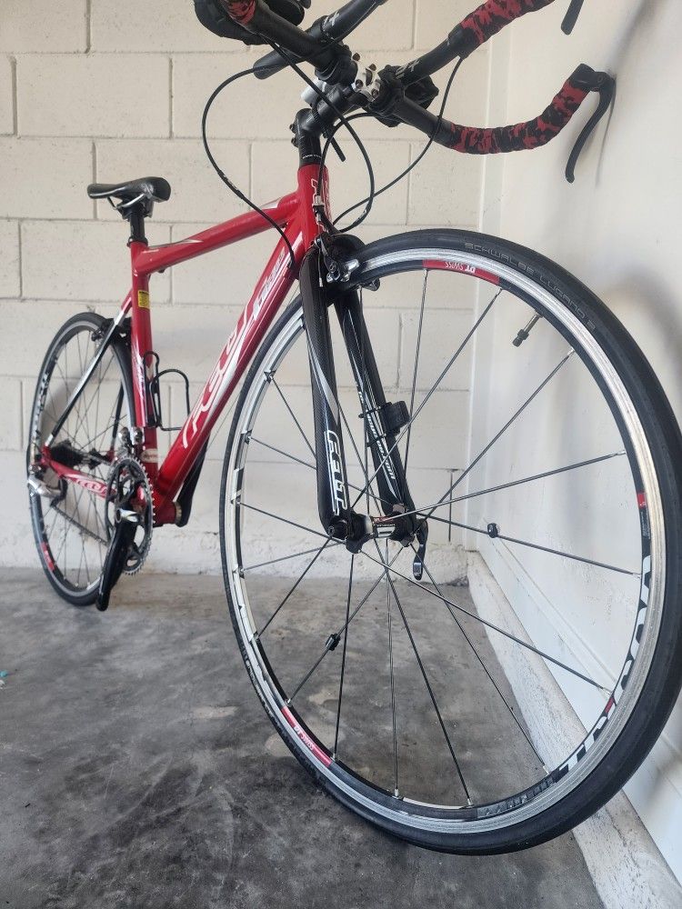 Felt S32 Superlite Triathlon Bike