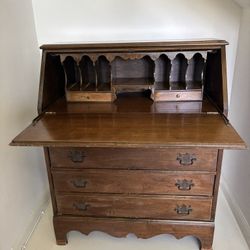 Vintage Antique Traditional Style Slant Drop Front Wood Secretary Desk, walnut or mahogany, very good condition, 4 large/2 small drawers, 7 cubbies.  