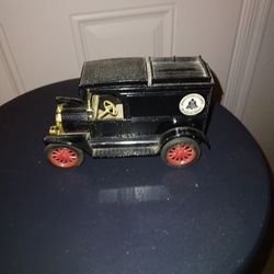 Ertl Co. 1913 Model T Van Telephone Bank