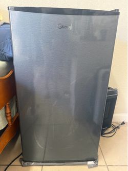 Midea refregirstor