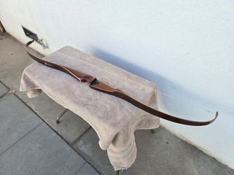 Vintage 1960s Ben Pearson Cougar 7050 Right Handed Recurve Bow