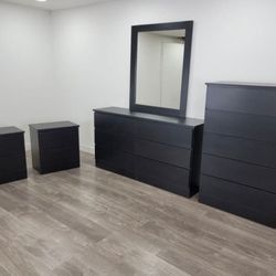 Dresser , Chest And Two Nighstands 💥 Cómoda , Gavetero Y Dos Mesitas De Noche