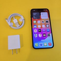 Apple iPhone 13 5G - UNLOCKED - Like New