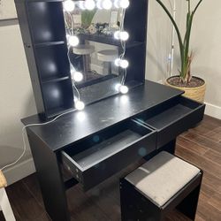 Make Up Vanity 