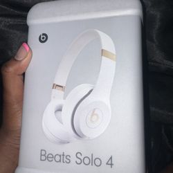 Beats Solo 4 Bluetooth Wireless On-Ear Headphones