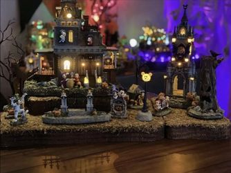 Disney Halloween Village Haunted House Set New Sealed In Box