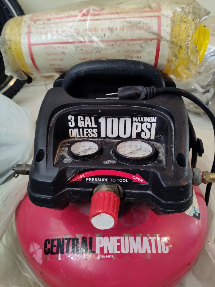 100 Psi 3 Gal Oilless Compressor N Coil Hose.