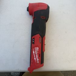 Milwaukee M12 FUEL 12V Lithium-Ion Cordless Oscillating Multi-Tool (Tool-Only