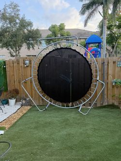 Trampoline 8 Feet