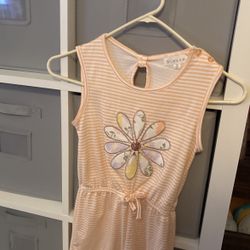 Size 8 And 6x $8 For All 3 Size 8 It’s New