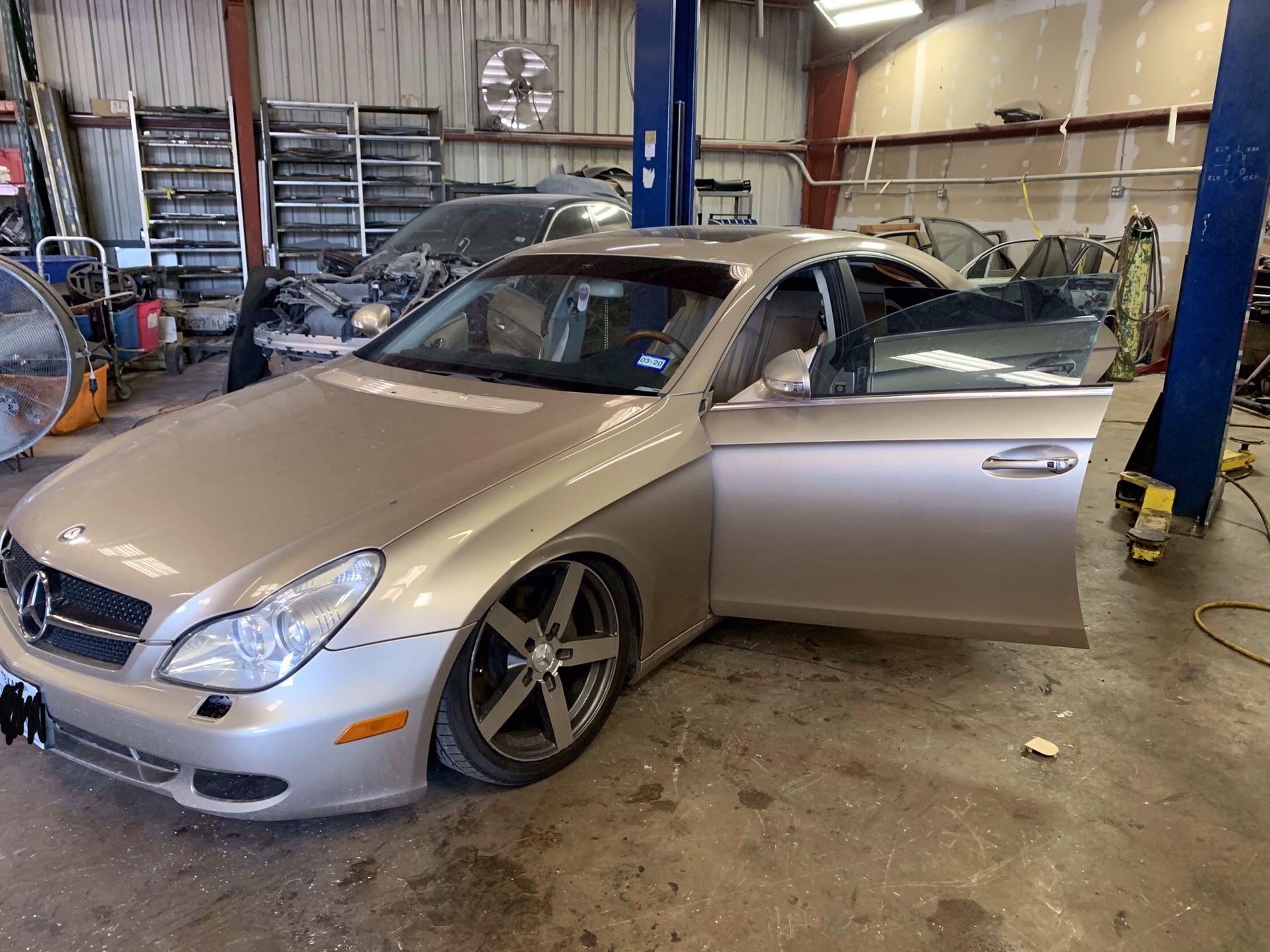 2006 Mercedes CLS500 5.0L, PARTING OUT, FOR PARTS