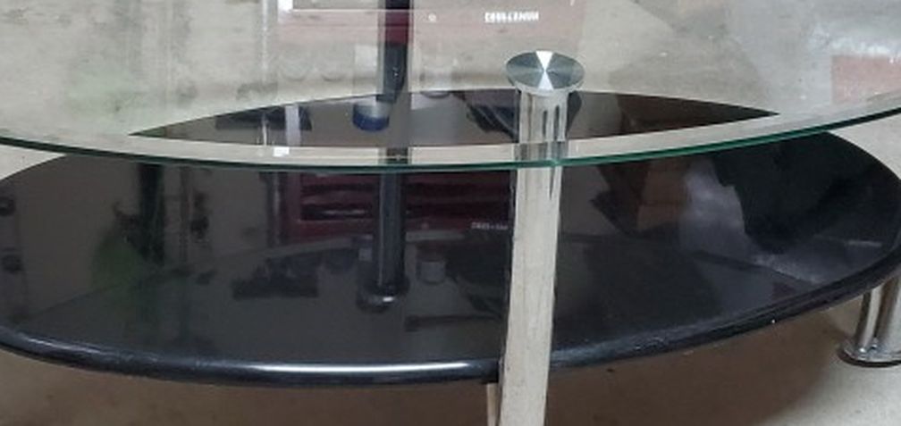 Oval Tempared Glass Center Table