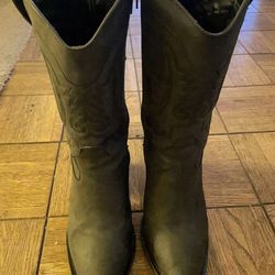 Woman’s Cowgirl Boots