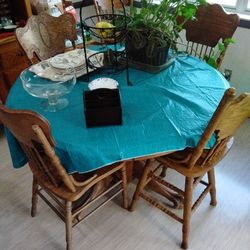 Dining Room Set With Hutch