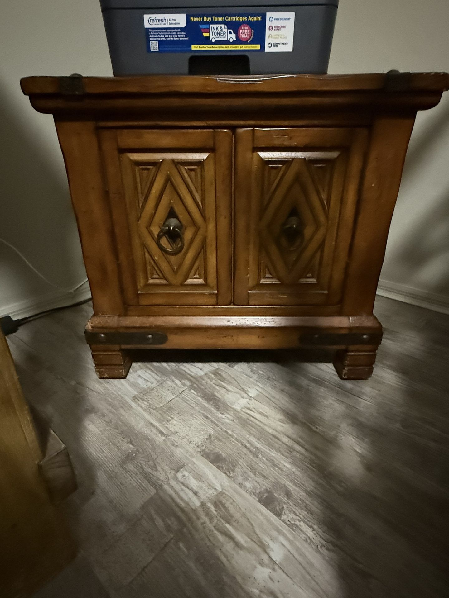 Table - Accent
